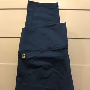 Fabletics 7/8 Capri Pants